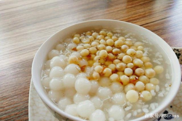 职业女性的简单养生,鸡头米小圆子羹